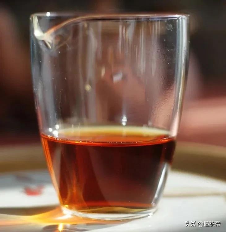 红茶泡的时间长了会不会变质,红茶过期了还能喝吗