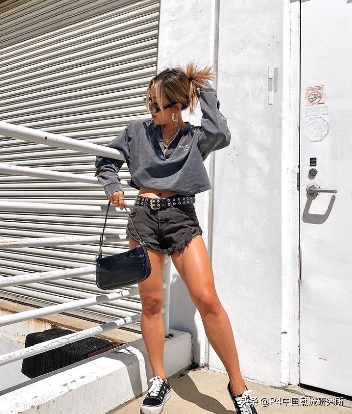 牛仔短裤怎么穿才好看,牛仔短裤就要穿这样的舒适又显瘦