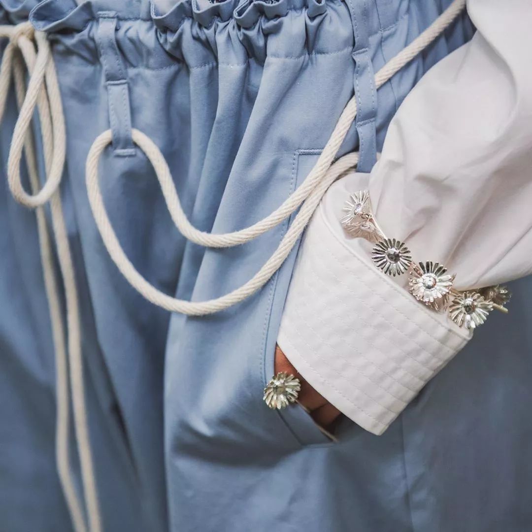 王一博西装复古风,王一博的心头肉