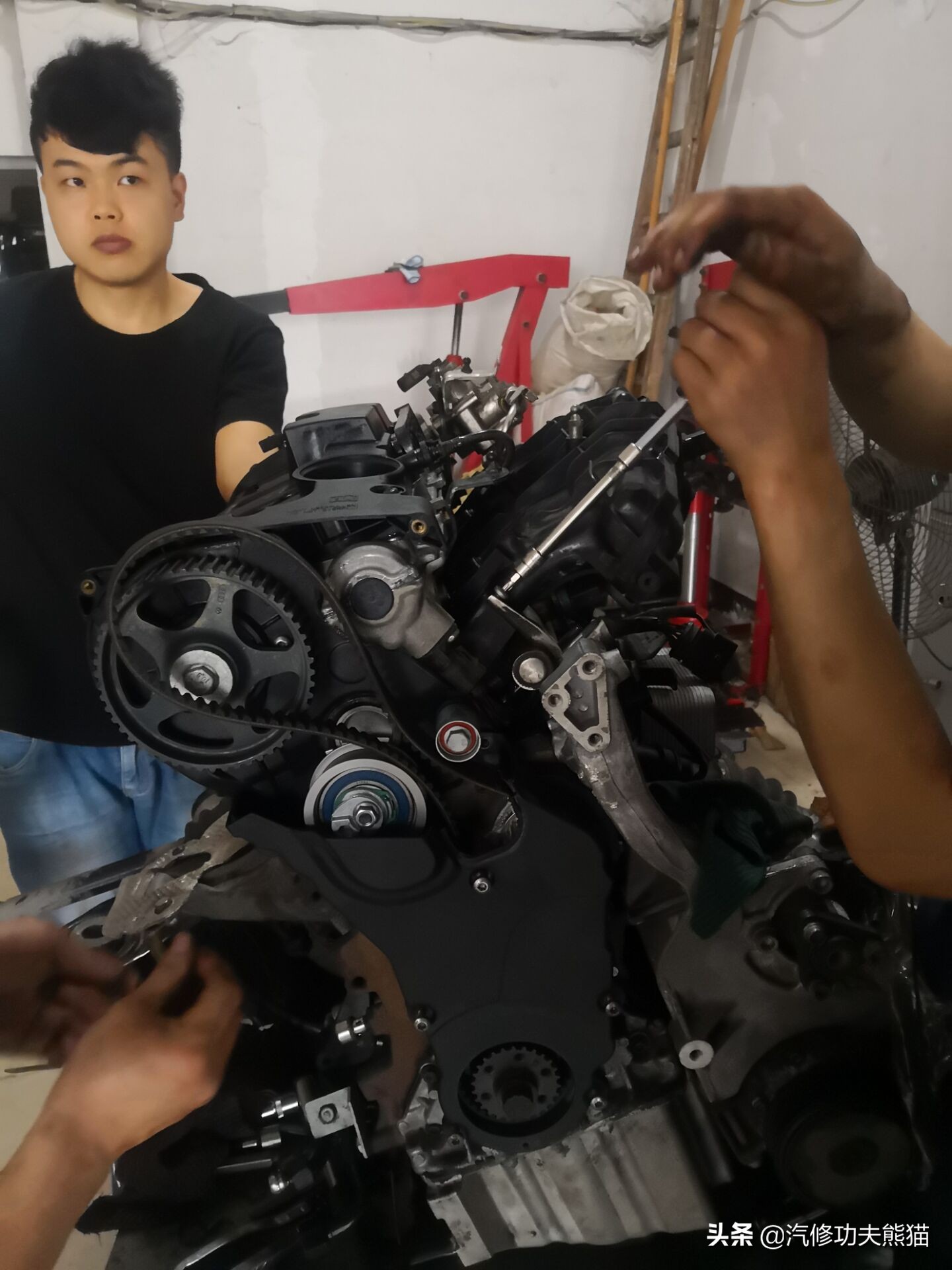 10年奥迪a6l2.0t烧机油维修,奥迪a6l2.0t烧机油吗