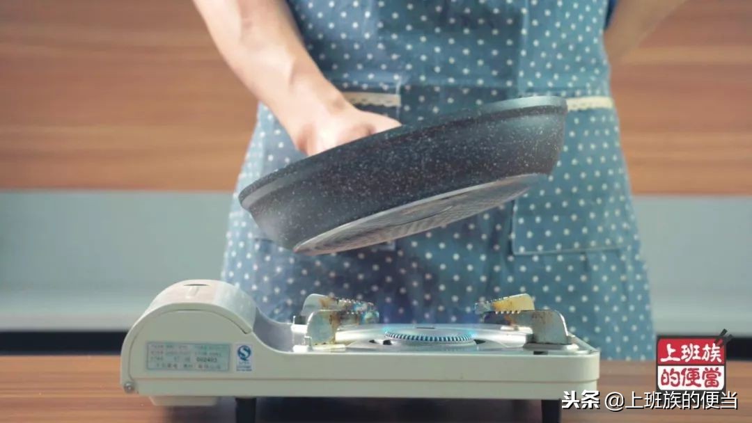 如何用平底锅做披萨不用酵母粉,想吃披萨不用去外面买了