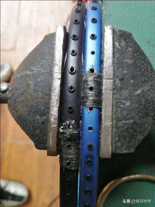 羽毛球拍线断了怎么修教程视频,碳纤维羽毛球拍断了有必要修复