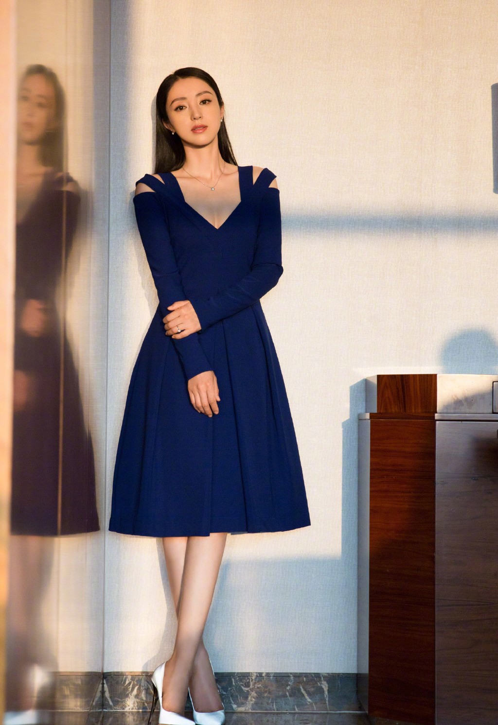 董璇穿旗袍好美,董璇穿长纱裙