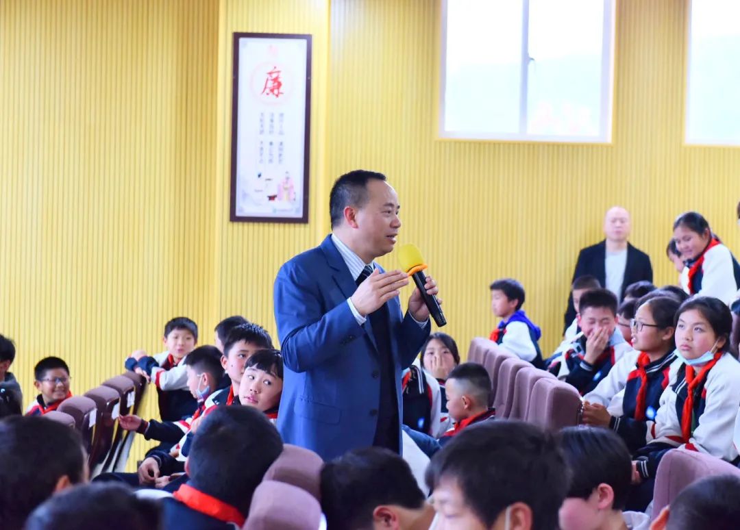 热烈祝贺星辉视光开阳分院盛大开业