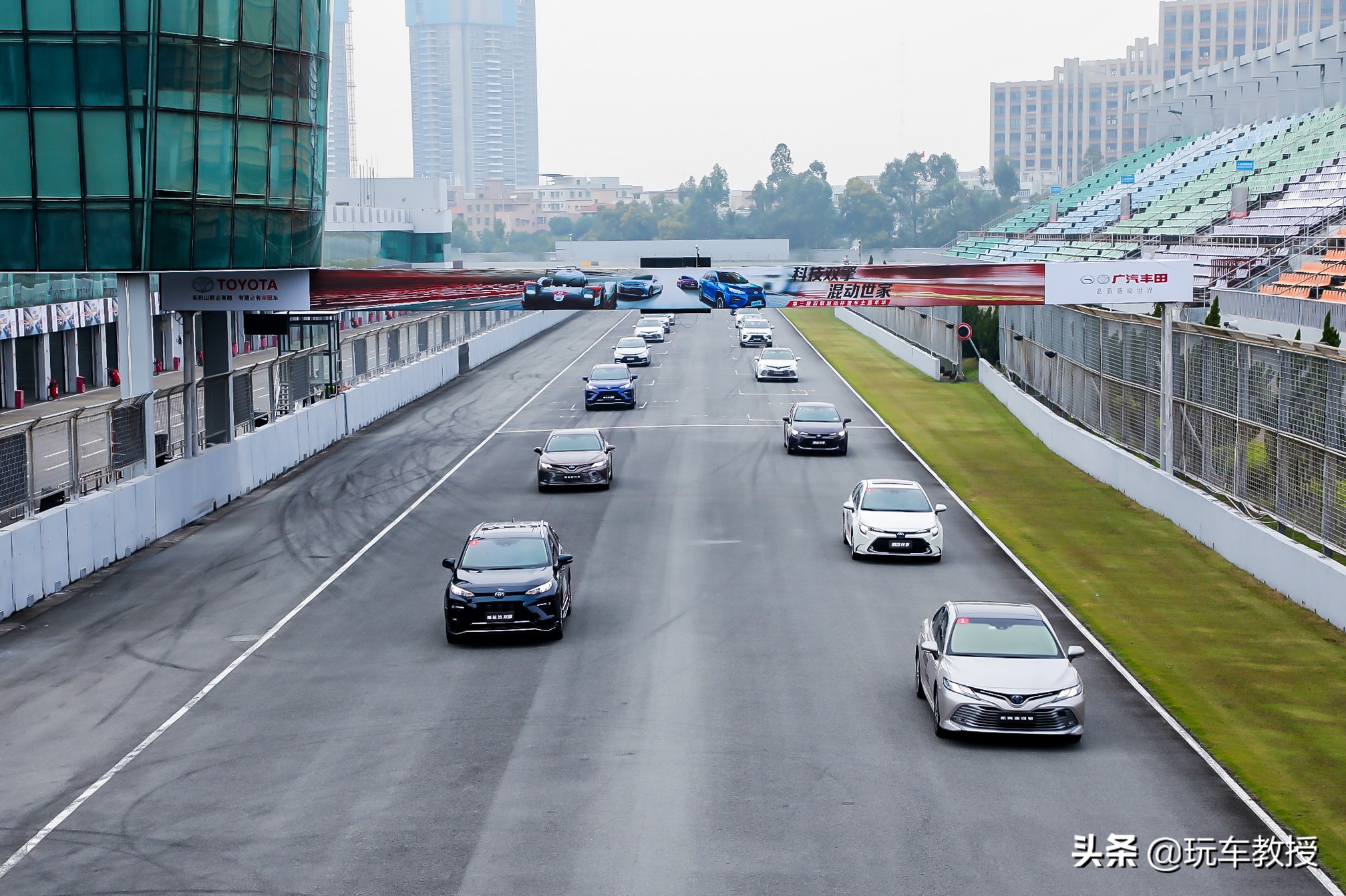 丰田的2.4t混动省油吗,丰田rav4荣放2.5混动版真实油耗