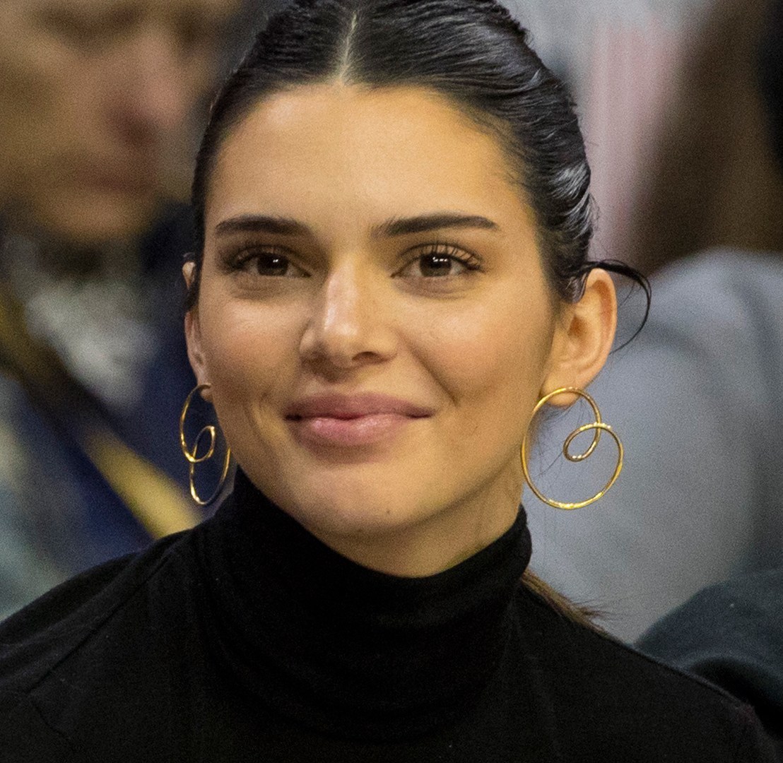 不差钱的女人的特点,为什么那么多人都喜欢佩戴耳环