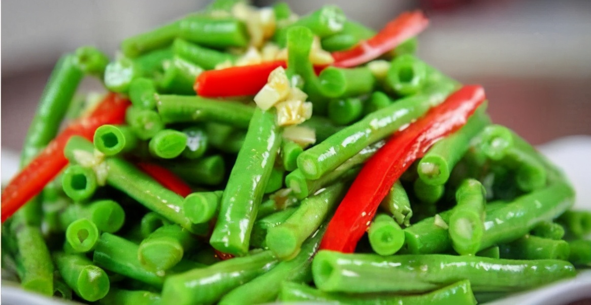 蒜泥豆角土豆茄子的家常做法,蒜泥扁豆角的家常做法窍门视频