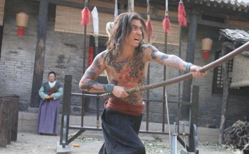 和武侠小说里的大侠比起来，水浒传中的好汉想要吃饱饭有多难？