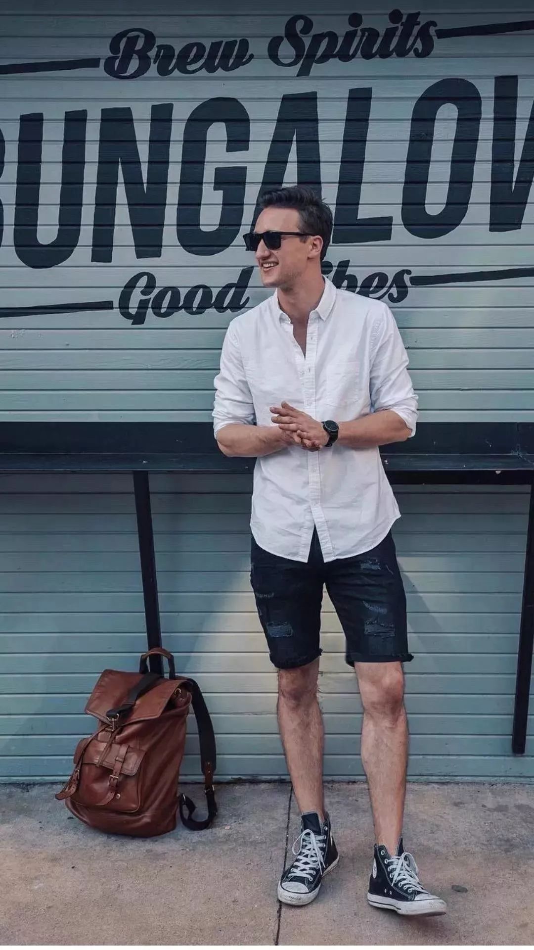 简单的衬衫穿出不同的潮流感来,衬衫怎么穿才能既时尚又舒服