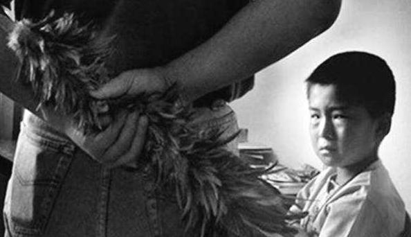 孩子挨打后晕倒了,孩子挨打后呕吐是什么原因