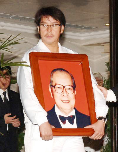 谭咏麟对老婆有歉意吗,谭咏麟澄清自己的婚姻