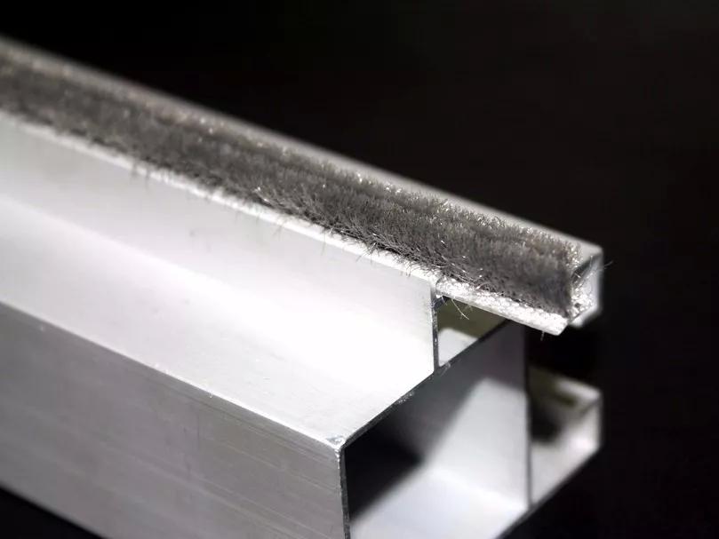 窗户不隔音太吵是玻璃原因吗,高层窗户不隔音是什么原因