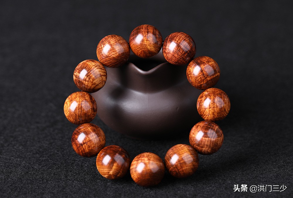 海南黄花梨的特征,黄花梨海黄和越黄区别