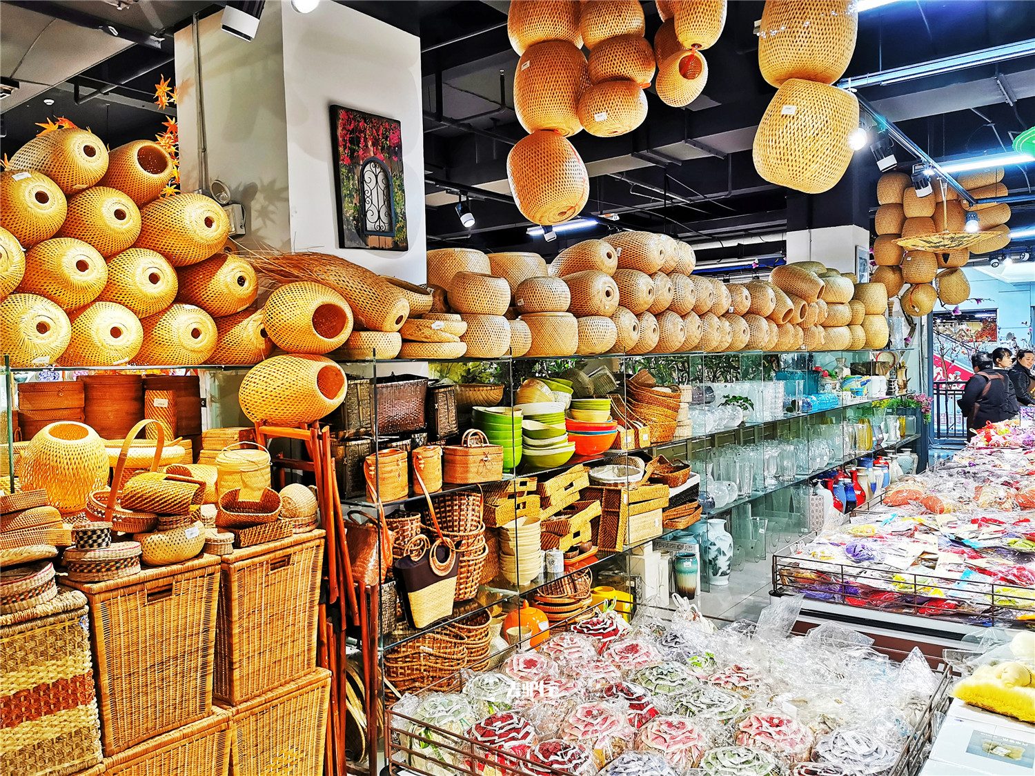 中国最大的鲜花批发市场在哪里啊,中国最大的鲜花市场