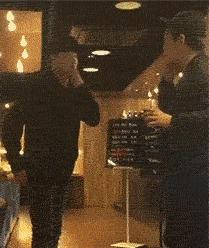 搞笑gif开心一刻,搞笑gif爱情来得太突然了