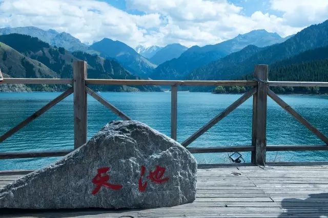 新疆天山天池王母娘娘的瑶池仙境,天山天池是王母娘娘的定海神针