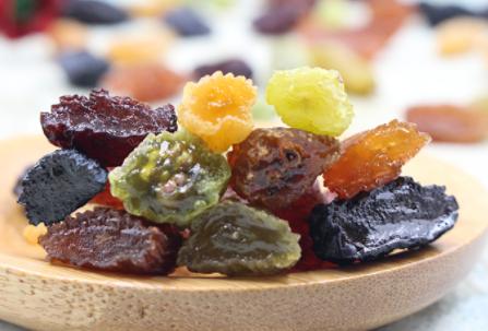 真正的黑色葡萄干,正宗的新葡萄干