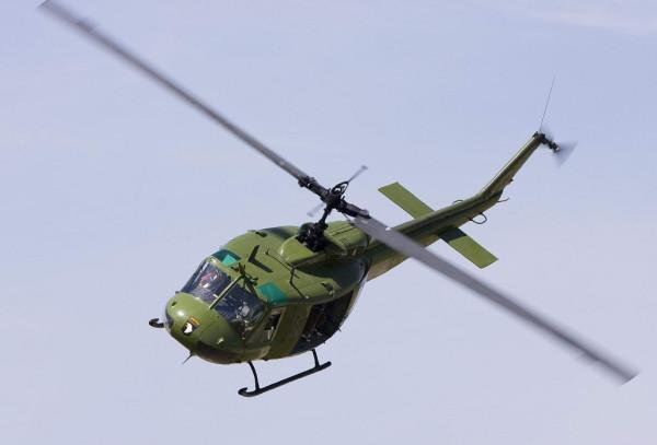 美国黑鹰直升机视频大全,美国送给中国黑鹰直升机