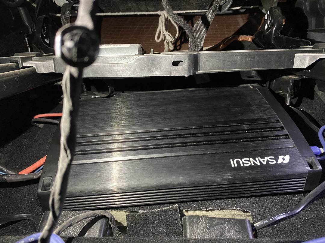 倒模工艺很nice宝骏360汽车音响改装美乐福X5+中低音倒模工艺