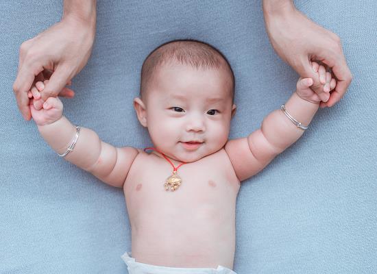 远离宝宝红屁股的几种方法,防止婴儿湿疹应擦什么