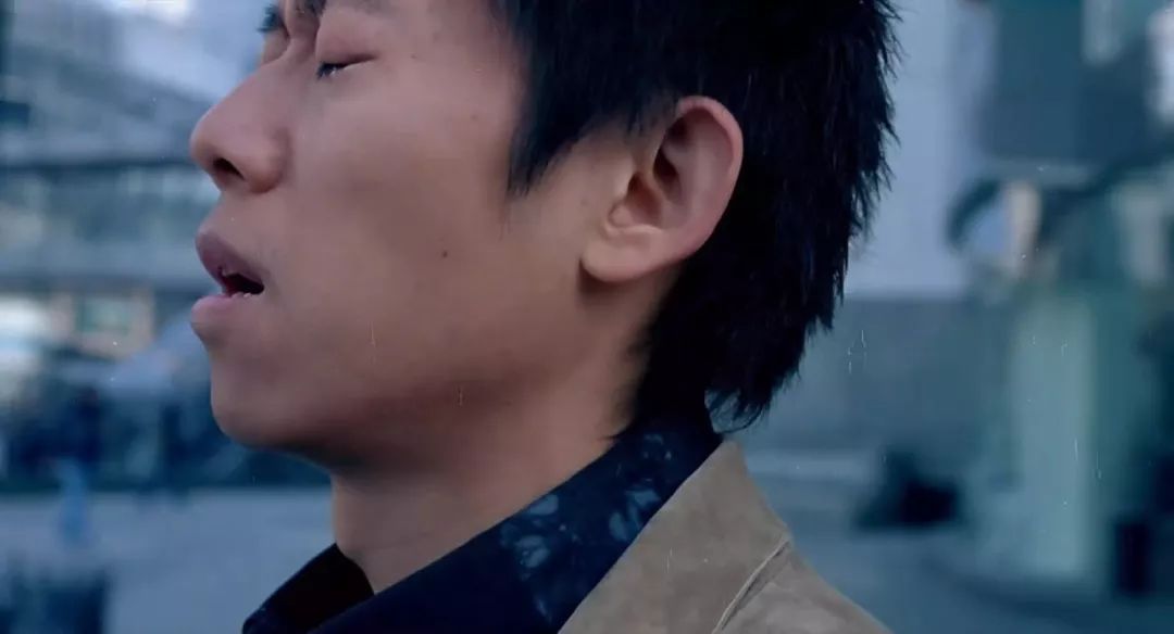 来一部潸然泪下的国产爱情片,看了让人哭到崩溃的国产爱情电影