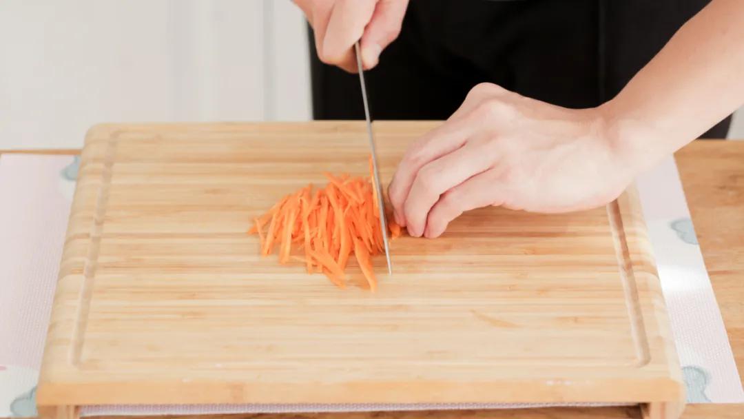 小朋友适合吃什么烩饭,孩子只吃白米饭不吃菜怎么办