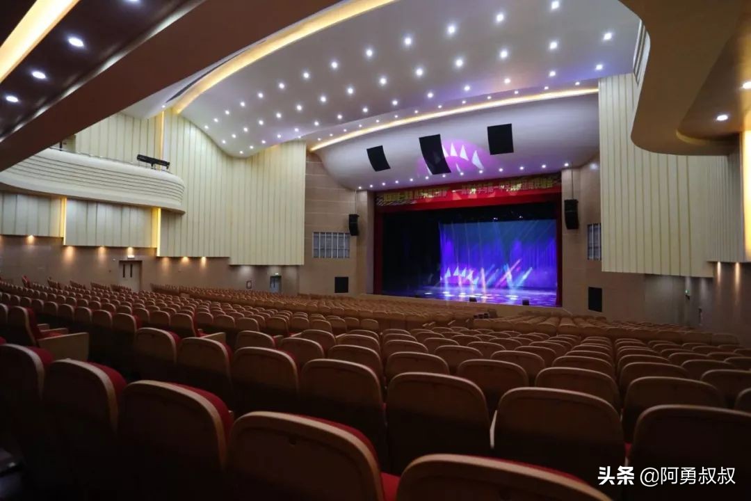 乌鲁木齐市第一职业高级中学,乌鲁木齐市第一中学官网