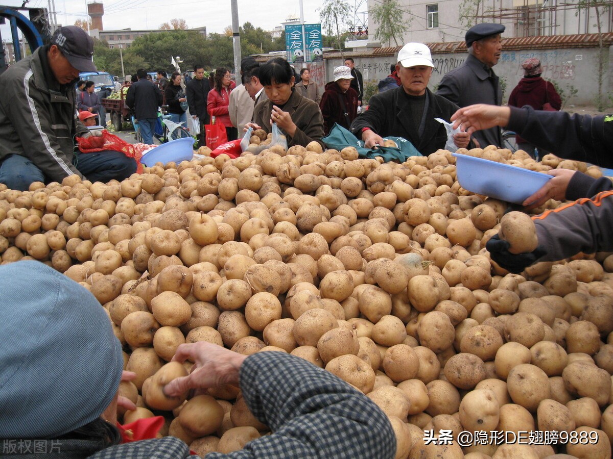 手机掉地上有影响吗,手机掉地上屏幕成彩条状能修吗