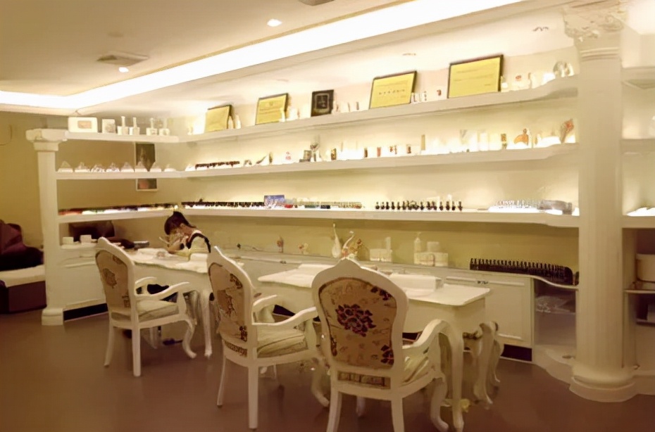 恒睿商业小课堂:开美甲店如何选址?