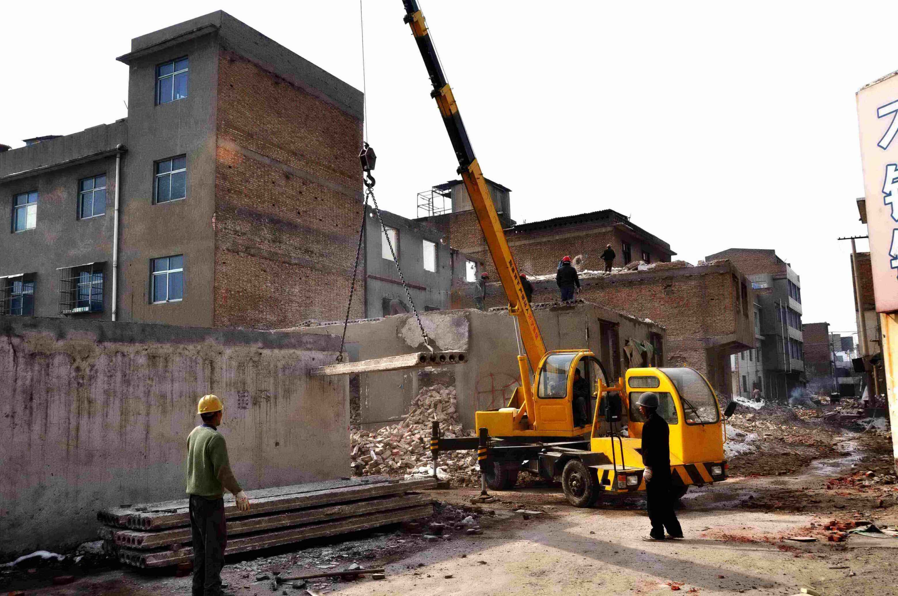 2025年要清退所有农村旧房吗,危旧房拆除最新政策