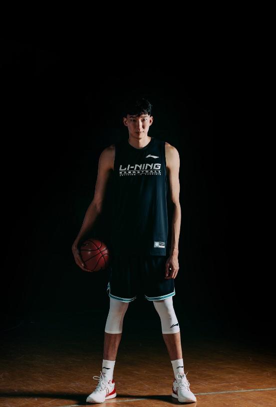 击碎谣言!周琦签约李宁征战澳洲联赛球迷:兑现承诺的真男人