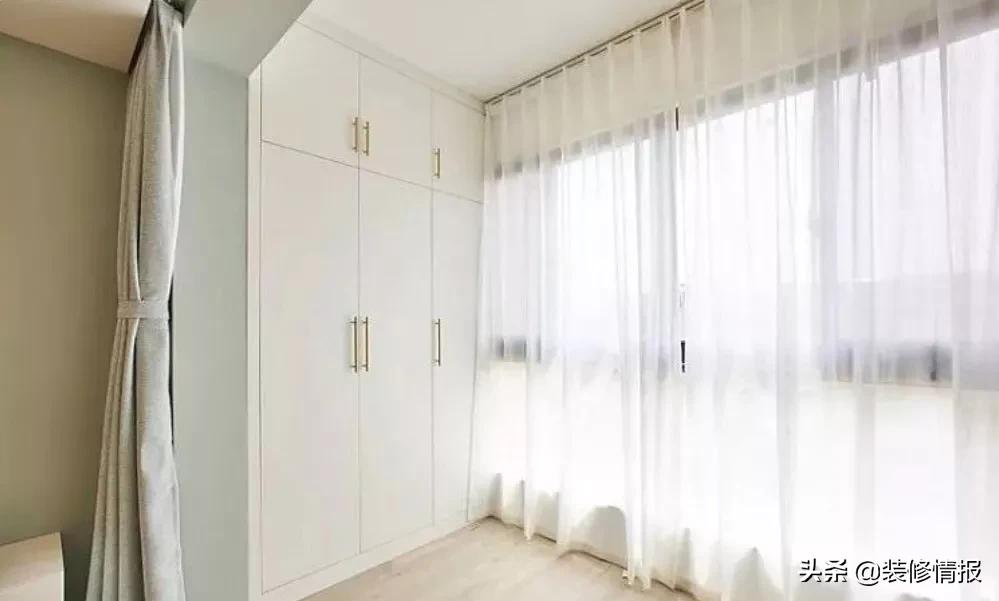 阳台改卧室装修效果图小户型,卧室通阳台推拉门还是改窗户好