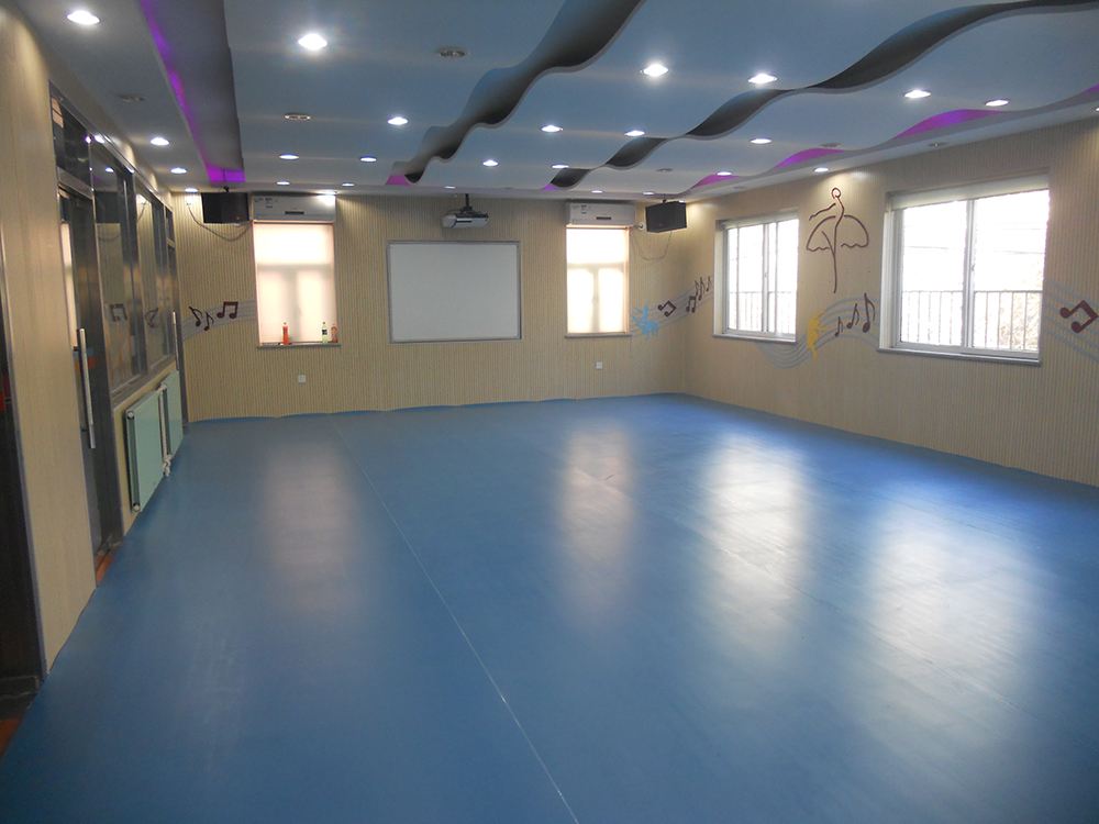 pvc塑胶地板的优点和缺点有哪些,pvc塑胶地板厚度误差多少正常