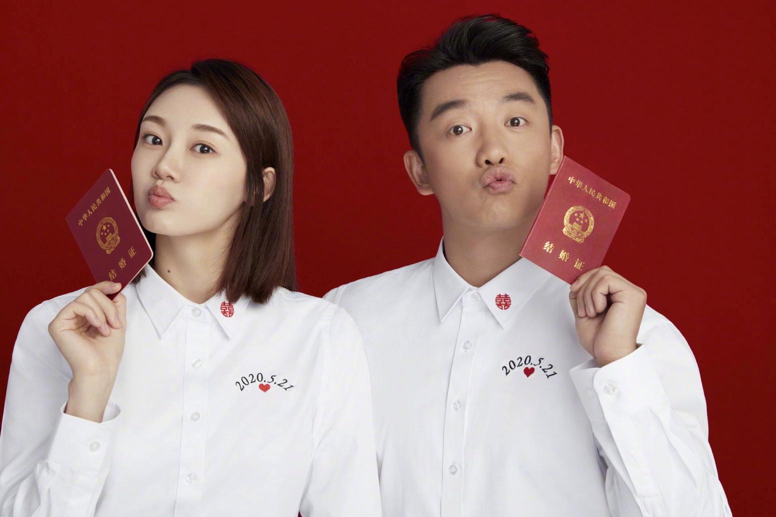 郑恺苗苗机场秀恩爱,郑恺苗苗婚后花式秀恩爱