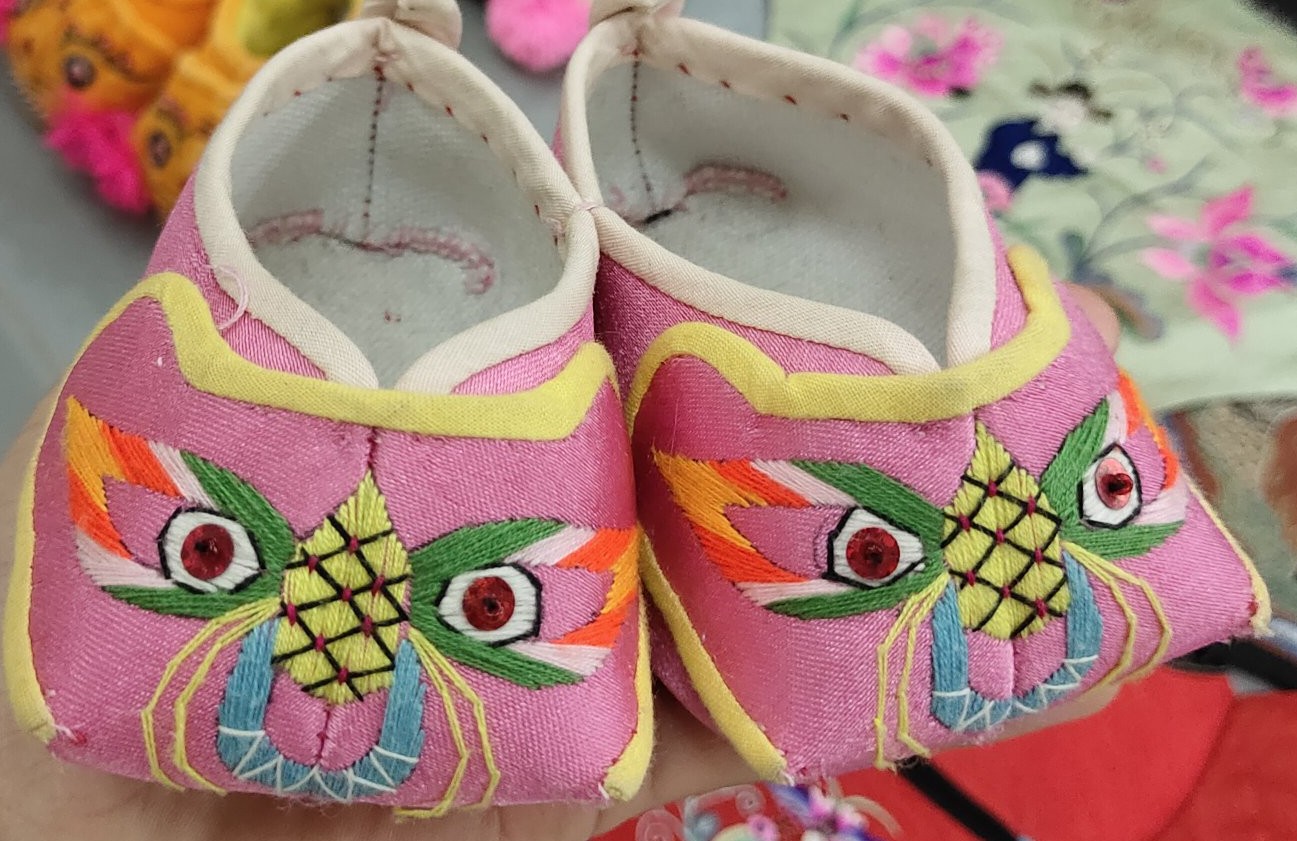 少数民族服装与服饰传承,儿童传统服饰