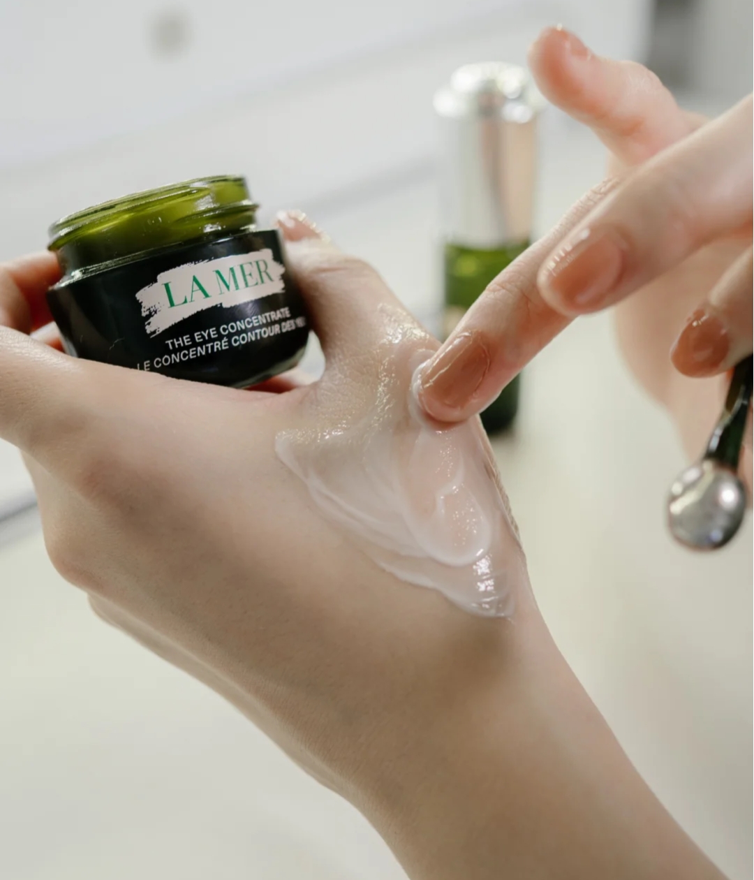 又老了一岁吗？还好，因为这些眼霜，让我没有为年龄而焦虑过！