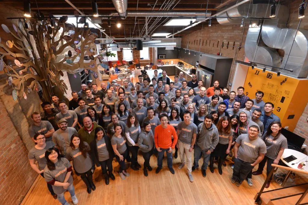 华裔建文学城,好莱坞也来挖剧本!没想到创业蓝图竟是1张餐巾纸