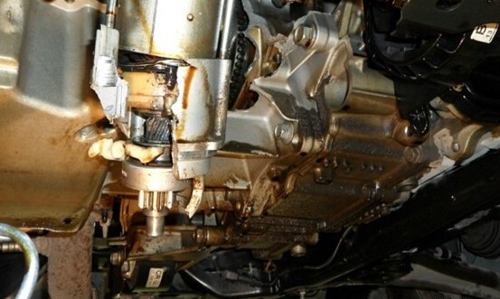 发动机高温引起发动机进水,发动机进水通常是哪几个地方进水