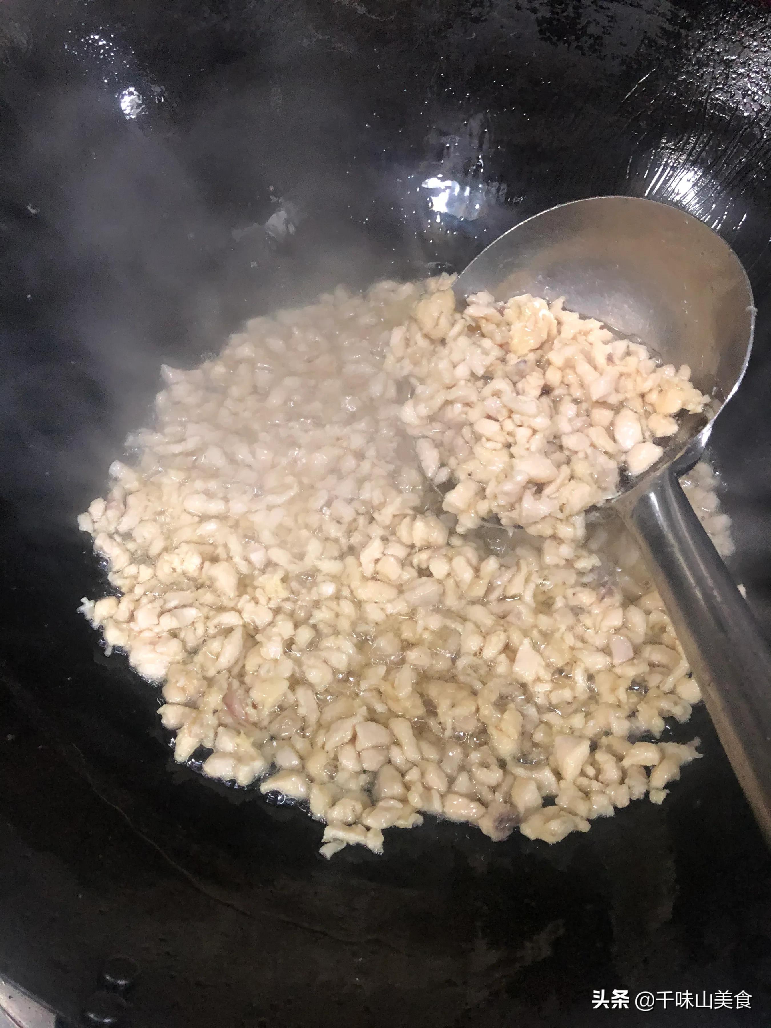 炒肉粘锅，大厨教你热锅凉油窍门，炒任何菜都不黏锅，适合所有锅