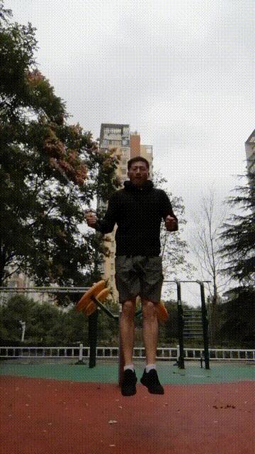 小学生跳绳双飞教程,小学生跳绳双飞一般跳多少个