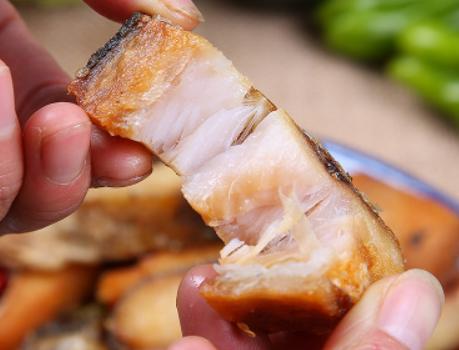 腌好的腊鱼需要洗干净再晾吗,腌腊鱼不用保鲜膜可以吗