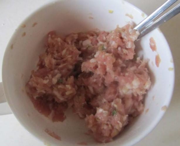 为什么做的酸豆角有涩味,酸豆角一般炒几分钟就熟了