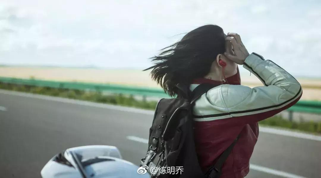 一个整天不正经的人,一个不正经的年轻人