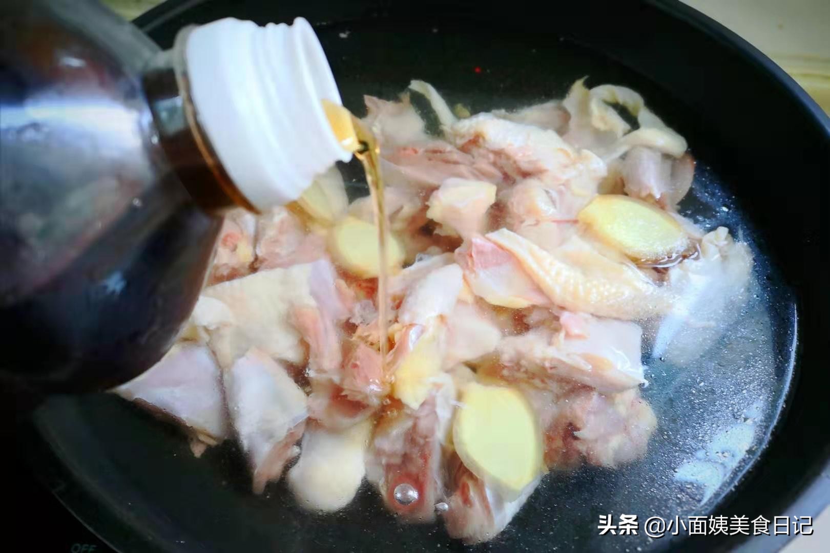 过年了,教你做一道土豆烧鸡的做法,味道不输大盘鸡,做法超简单