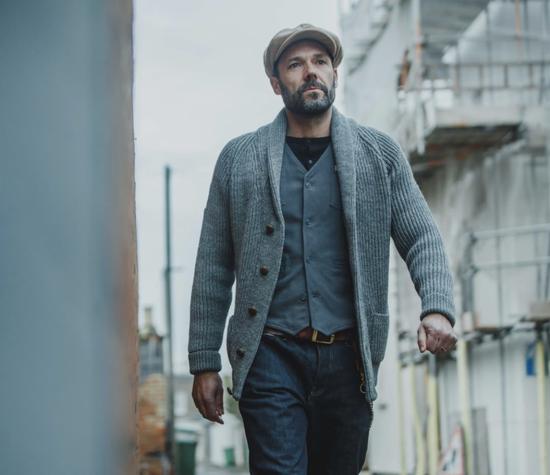 王一博肖战的日常穿搭你更pick谁,王一博穿牛仔上衣与肖战同框视频