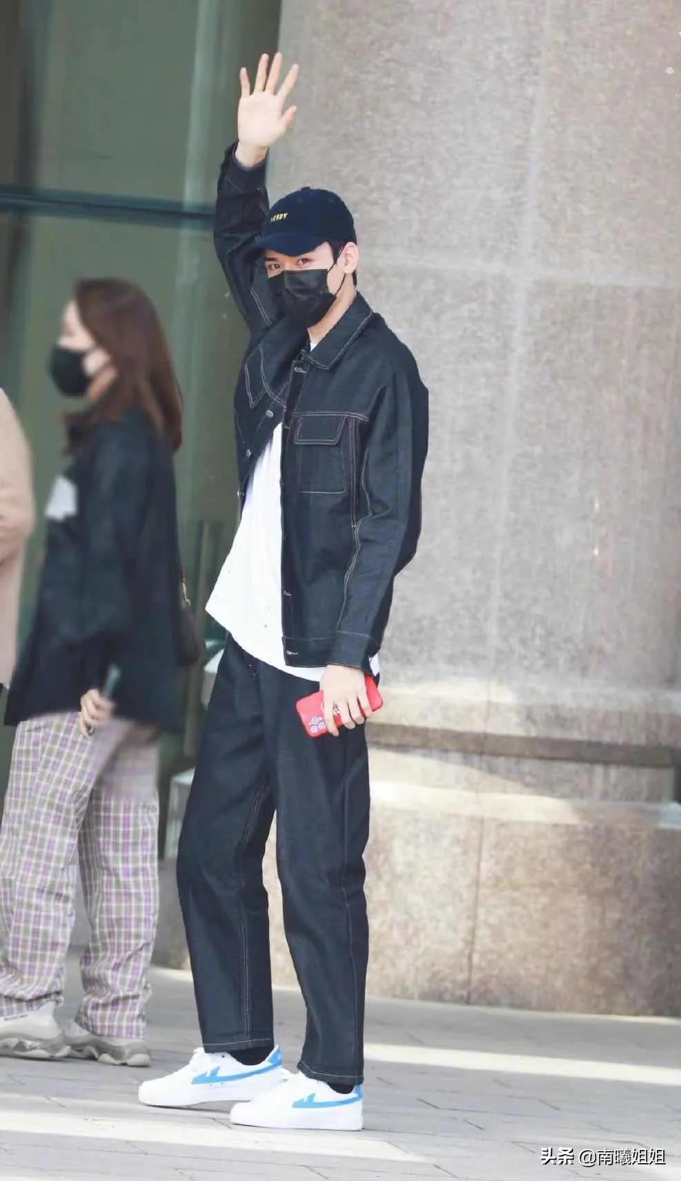 龚俊红色回力鞋子是哪一款,龚俊潮鞋搭配