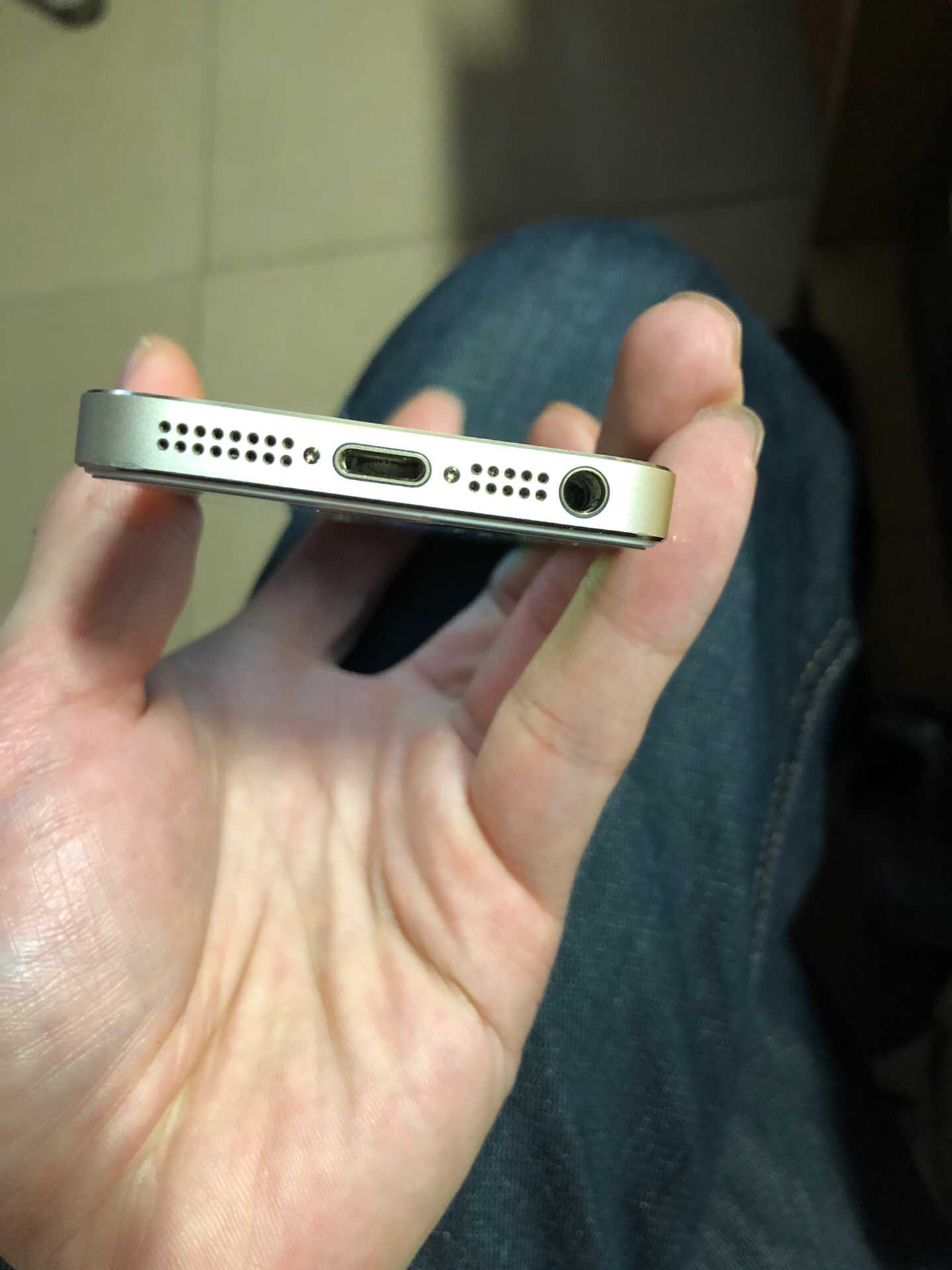 支持指纹解锁和人脸识别的iphone,新iphone将完全告别指纹解锁