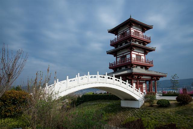 哪些便宜又好用的镜头,什么牌子的镜头最好用