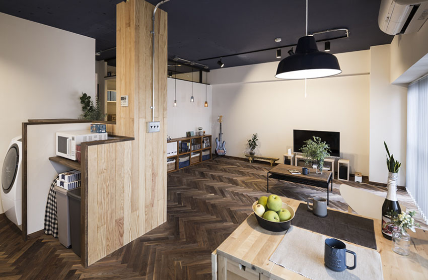 80平木地板客厅装修效果图,复古木地板上墙效果图