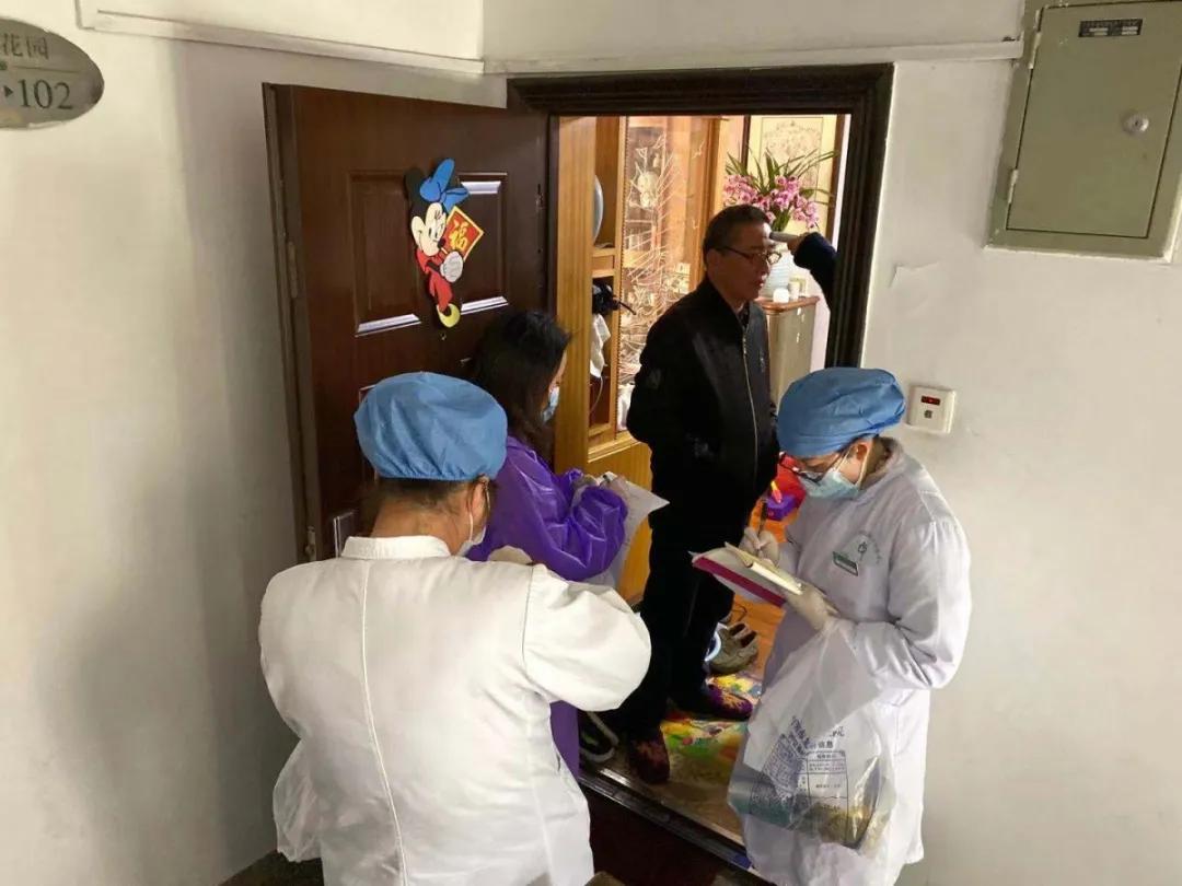 外防输入内防扩散社区,外防输入内防反弹学校防疫在行动